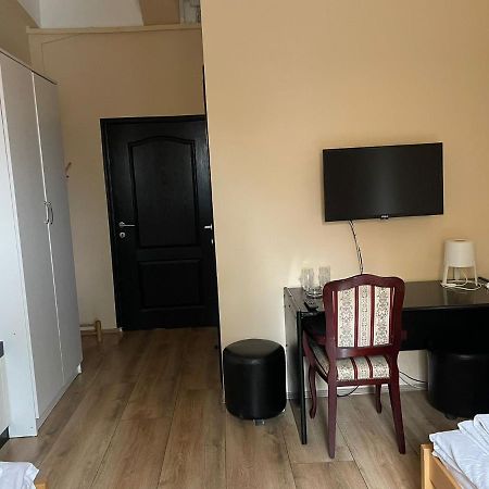 Dnd-X Hotel Pancevo Luaran gambar
