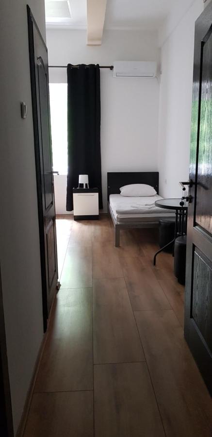 Dnd-X Hotel Pancevo Luaran gambar