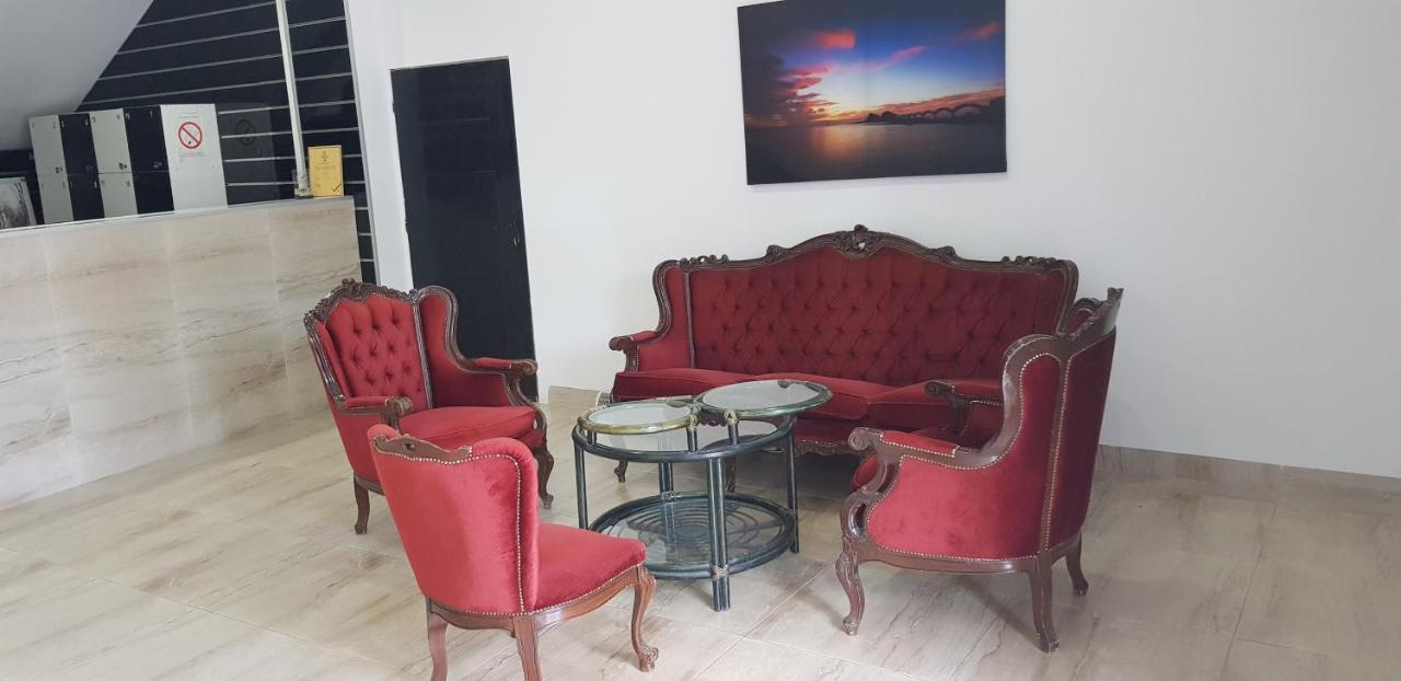 Dnd-X Hotel Pancevo Luaran gambar