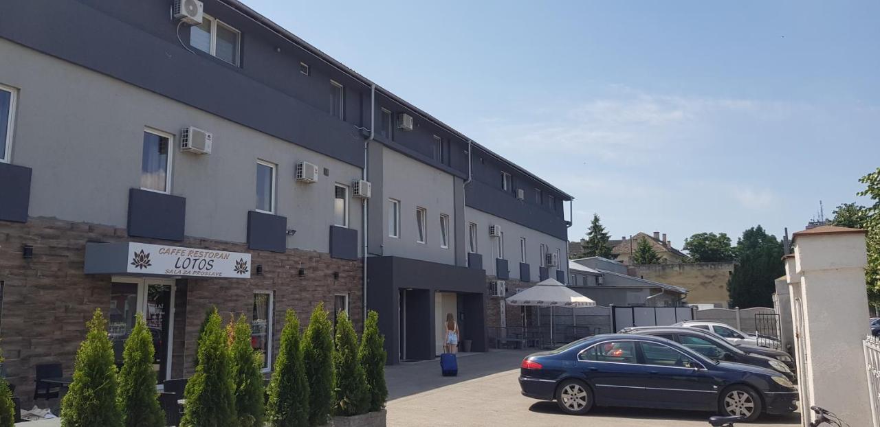 Dnd-X Hotel Pancevo Luaran gambar