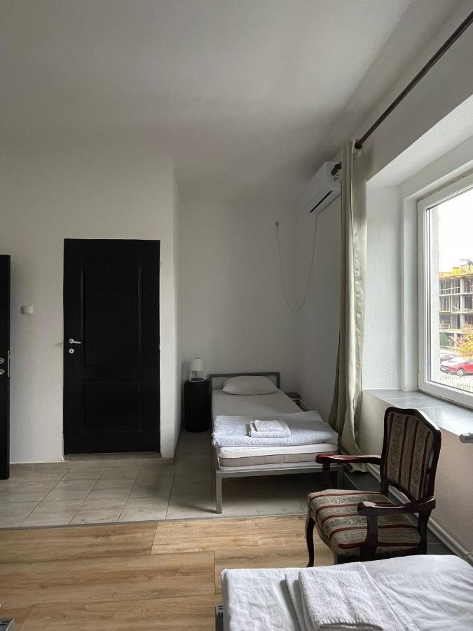 Dnd-X Hotel Pancevo Luaran gambar