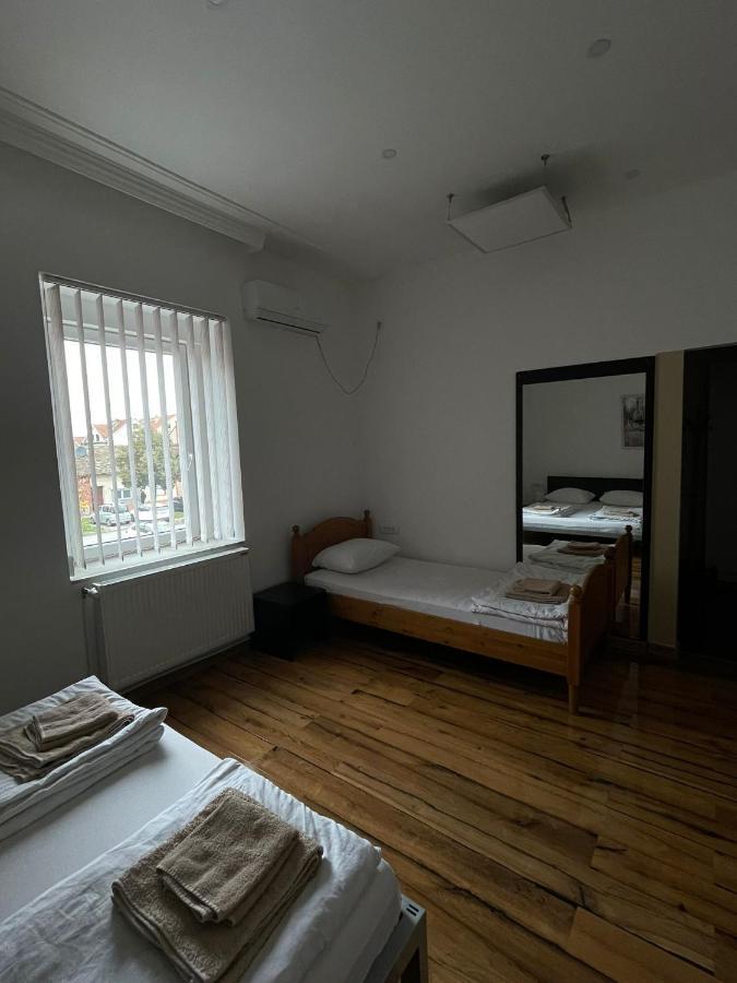 Dnd-X Hotel Pancevo Luaran gambar