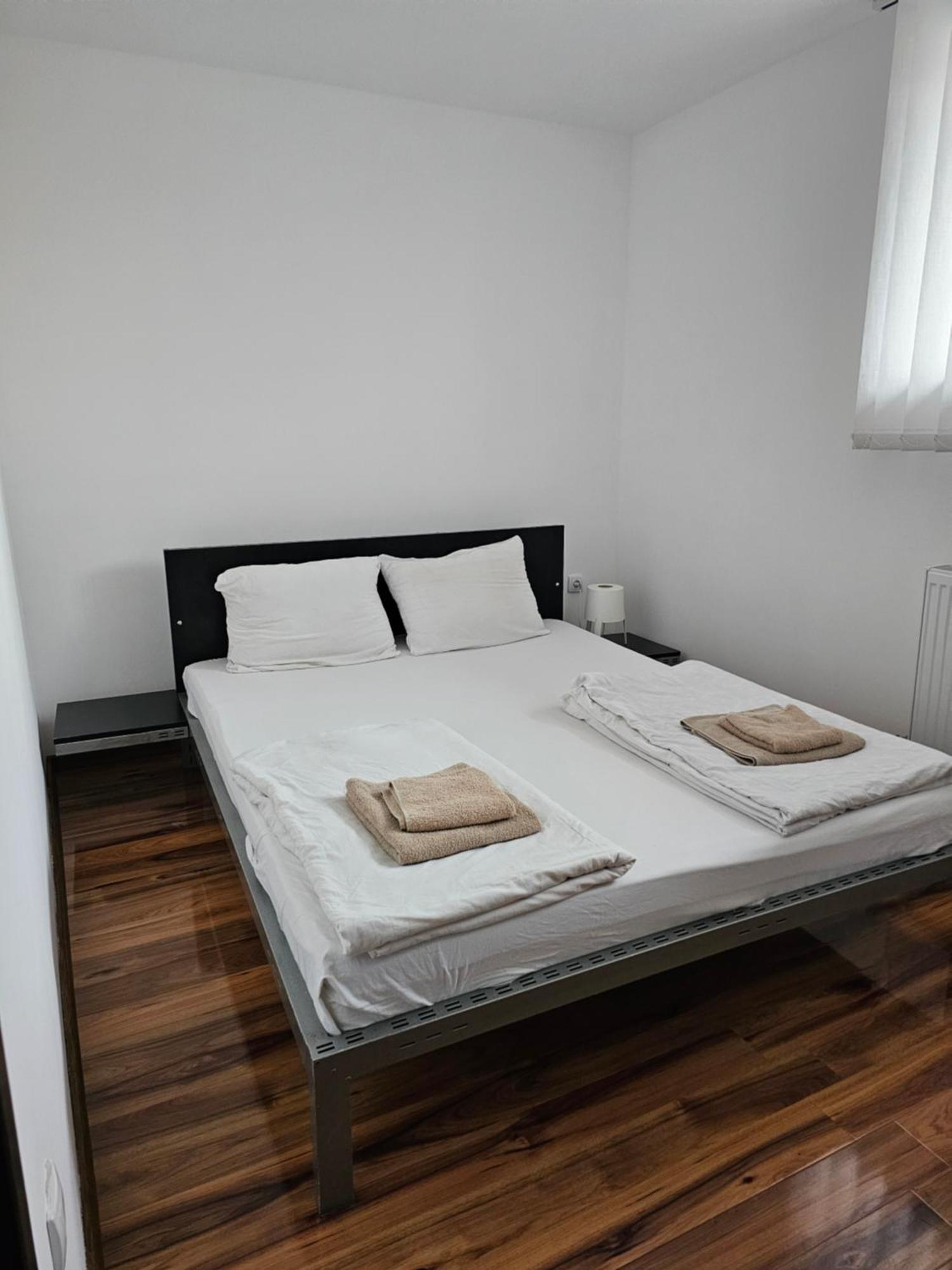 Dnd-X Hotel Pancevo Luaran gambar