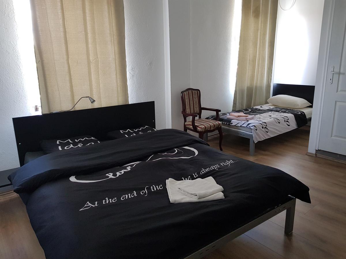 Dnd-X Hotel Pancevo Luaran gambar