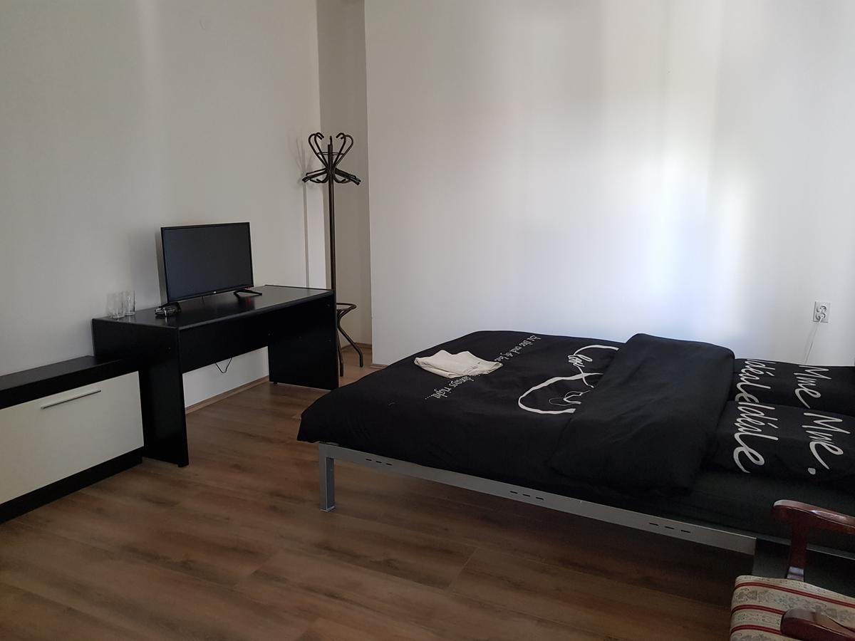 Dnd-X Hotel Pancevo Luaran gambar