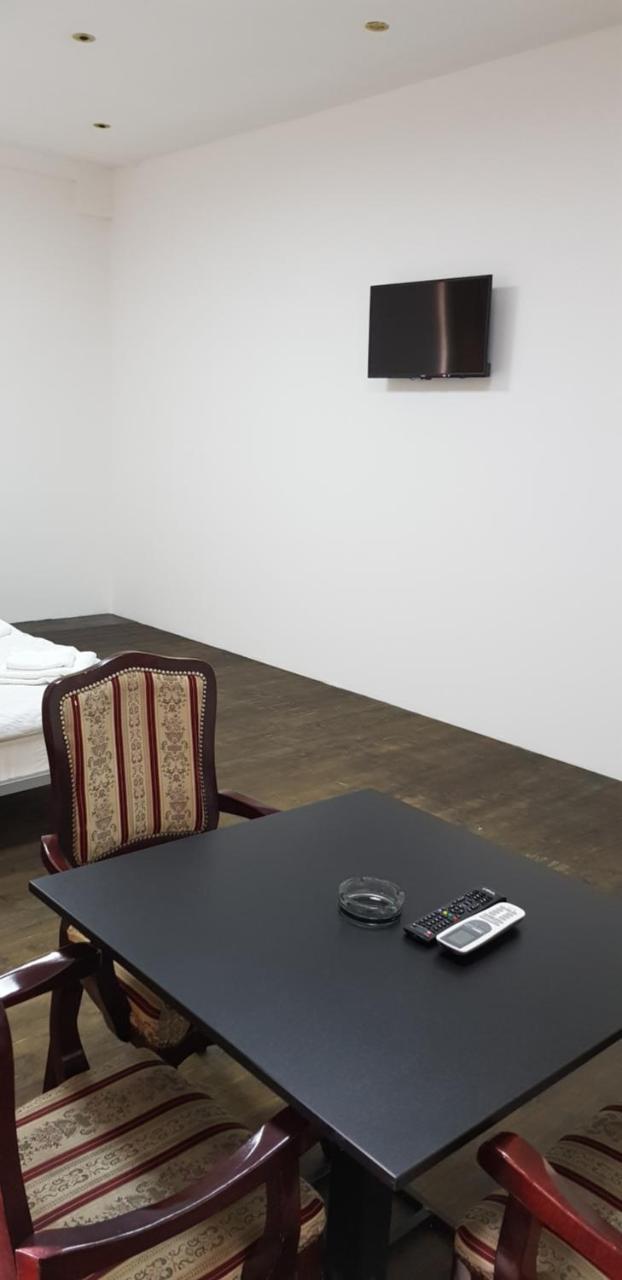 Dnd-X Hotel Pancevo Luaran gambar