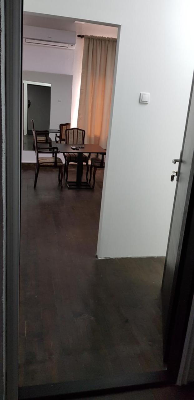 Dnd-X Hotel Pancevo Luaran gambar