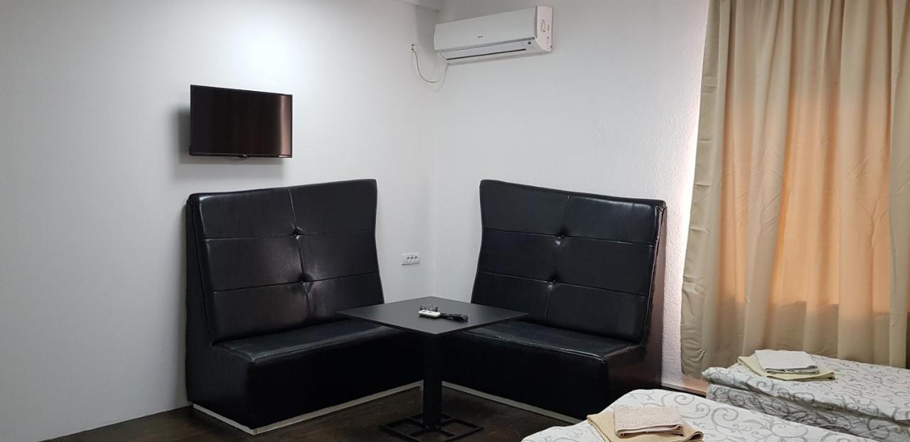 Dnd-X Hotel Pancevo Luaran gambar