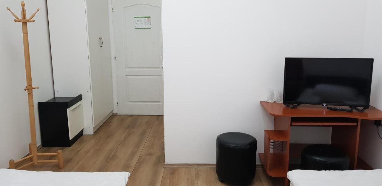 Dnd-X Hotel Pancevo Luaran gambar