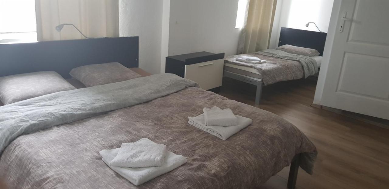 Dnd-X Hotel Pancevo Luaran gambar