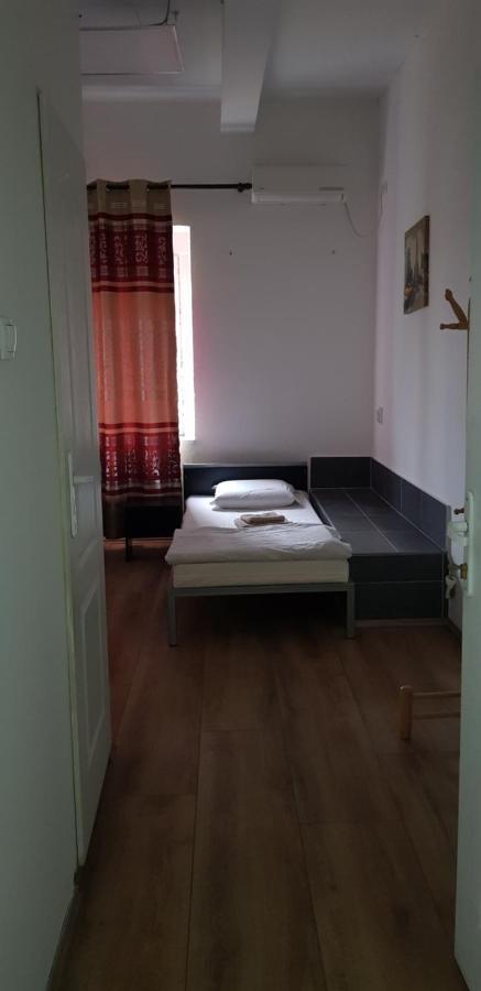 Dnd-X Hotel Pancevo Luaran gambar